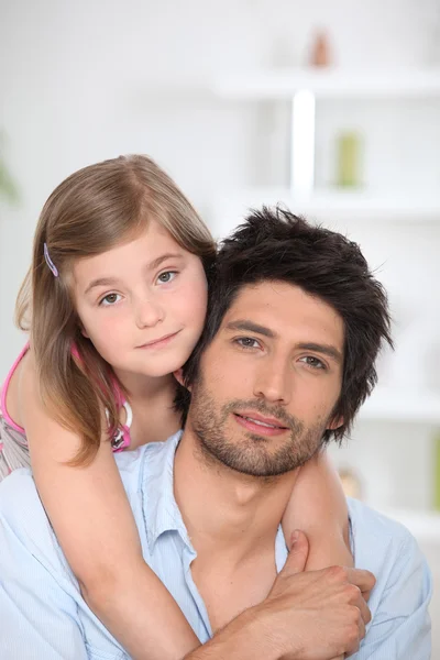 Vader en dochter kwaliteitstijd samen doorbrengen — Stockfoto