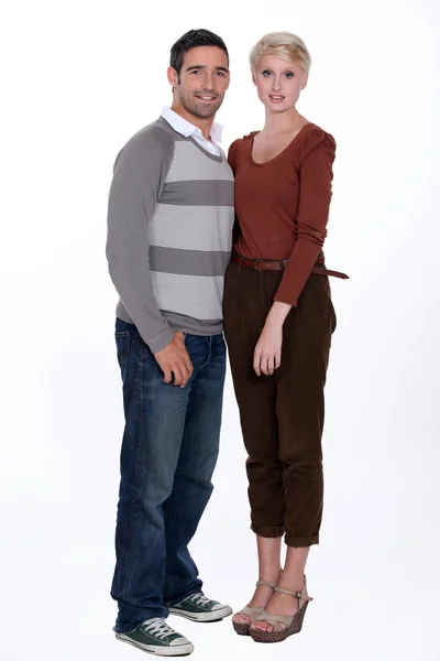 Retrato de comprimento total de um casal — Fotografia de Stock