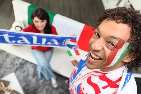 İtalyan futbol taraftarları evde — Stok fotoğraf