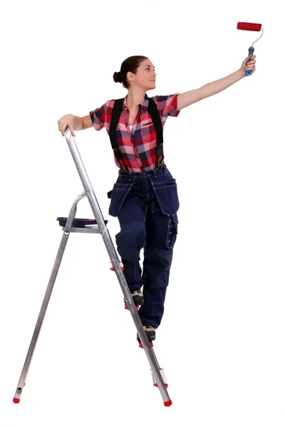 Maler, der auf einer Leiter steht — Stockfoto