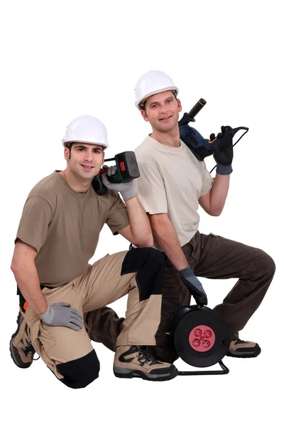 Duo de eletricistas orgulhosos — Fotografia de Stock