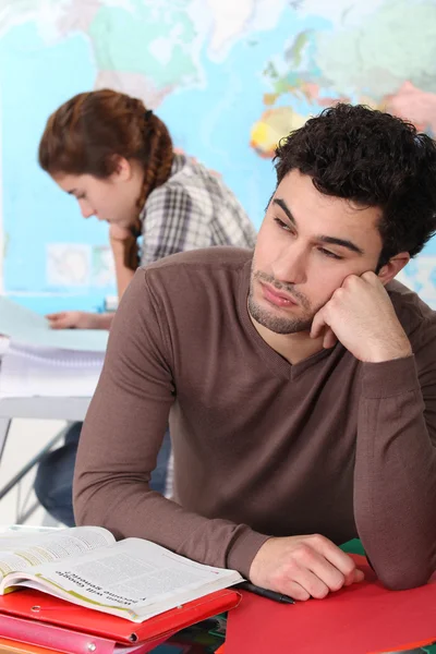 Uczeń patrząc zmęczony i znudzony — Zdjęcie stockowe