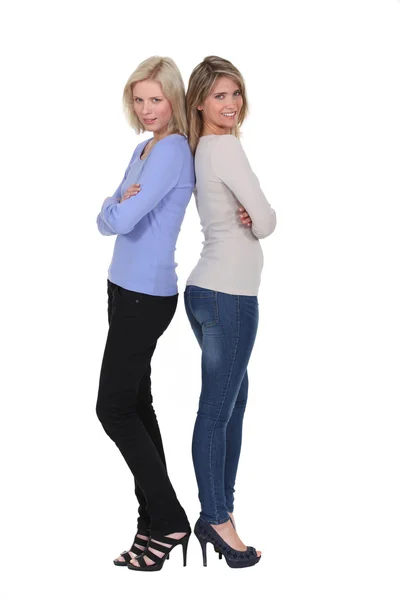 Ženy nosit úzké džíny — Stock fotografie
