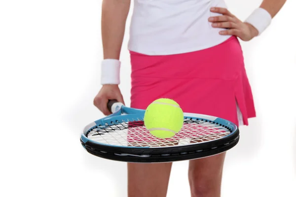 Donna con racchetta da tennis e palla — Foto Stock