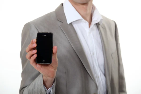 Homem mostrando Smartphone — Fotografia de Stock