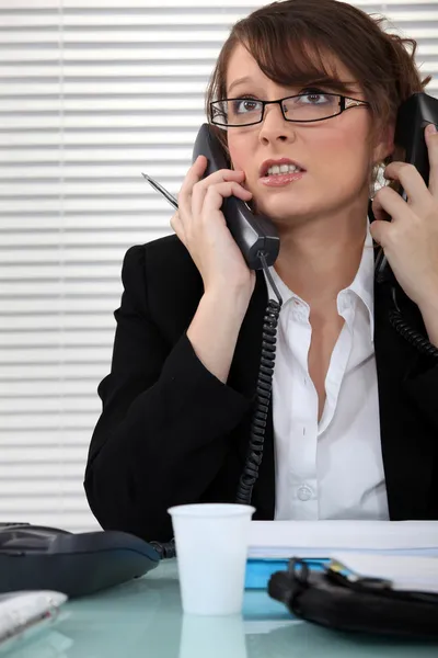 Sekretärin am Telefon — Stockfoto