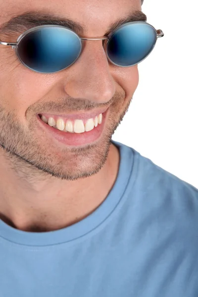 Close up van man met zonnebril — Stockfoto