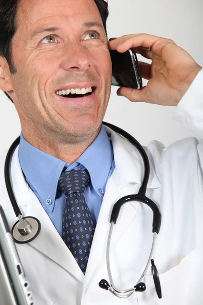 Läkare i telefon — Stockfoto