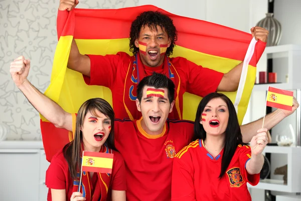 Jovens apoiando Espanha — Fotografia de Stock