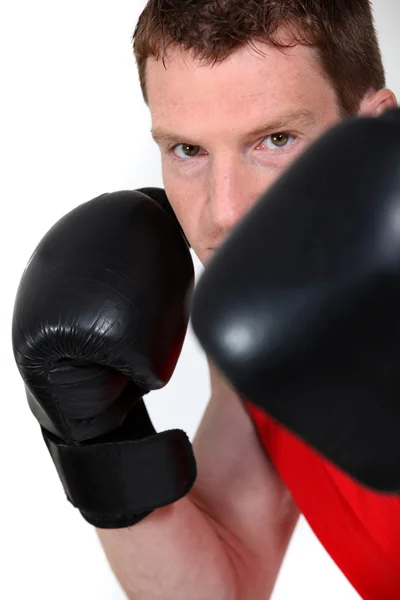 Young man boxing — Stock Photo, Image