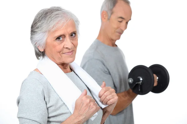 Äldre på gymmet — Stockfoto