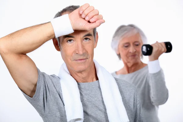 Äldre par gör fitness — Stockfoto