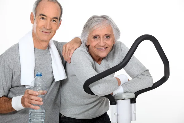 Elderly couple doing sport — Stock Photo, Image