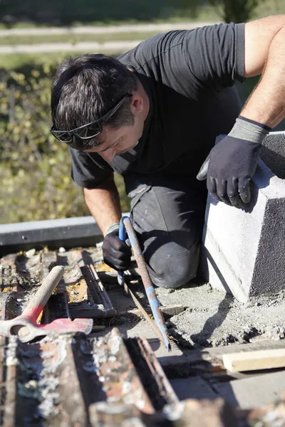 Roofer hard at work — Stock Photo, Image