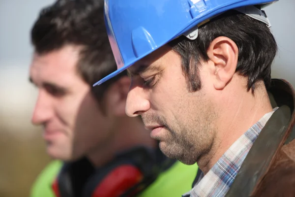 Two construction worker at the site — Stock Photo, Image