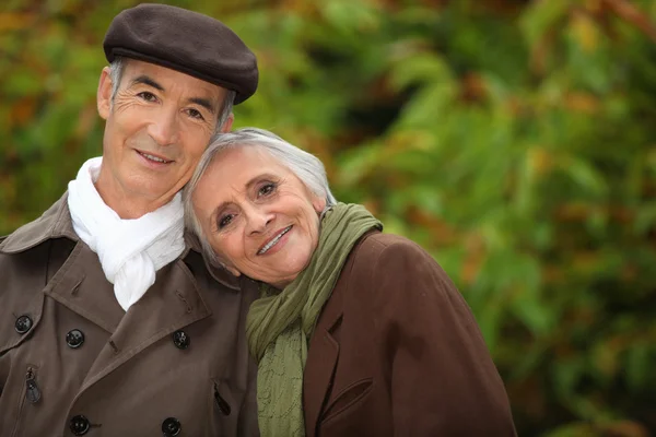 Senior couple at autumn season — Stock Photo, Image