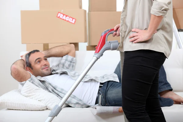 Paar bewegende huis — Stockfoto