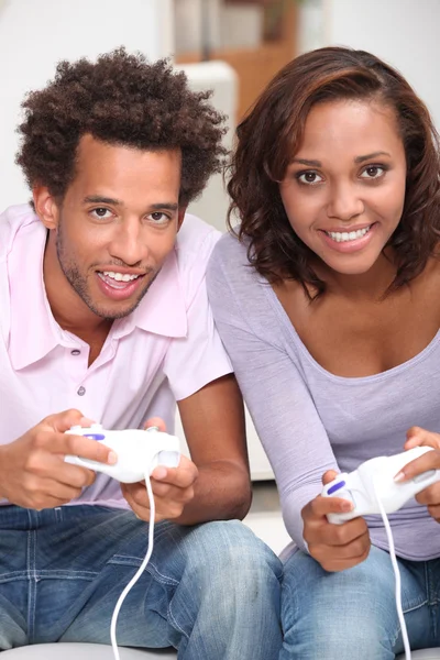 Couple playing computer games — Stock Photo, Image