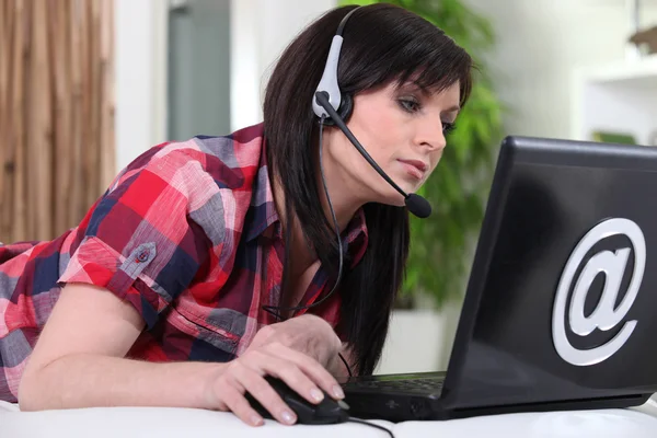 Woman using VOIP — Stock Photo, Image