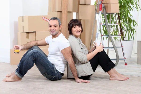 Couple moving house — Stock Photo, Image