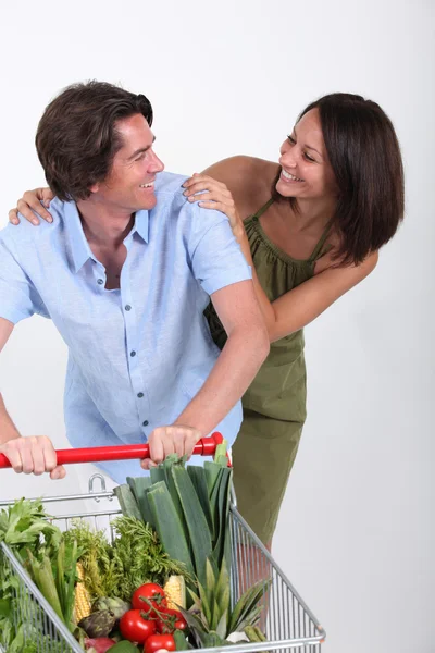 Couple shopping together — Stock Photo, Image