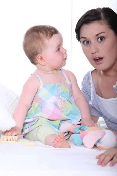 Baby and mother — Stock Photo, Image