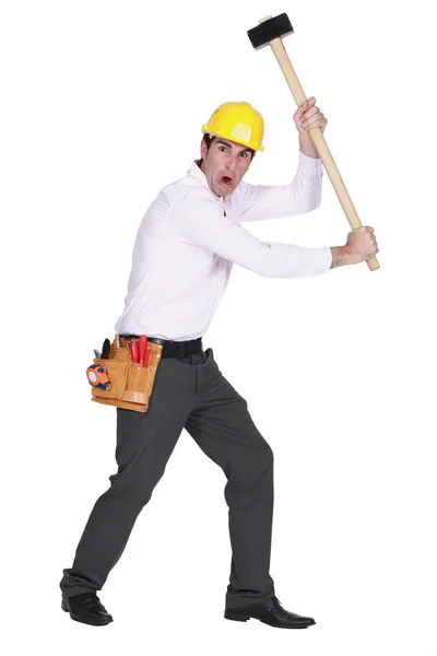 Wütender Mann mit Holzhammer — Stockfoto