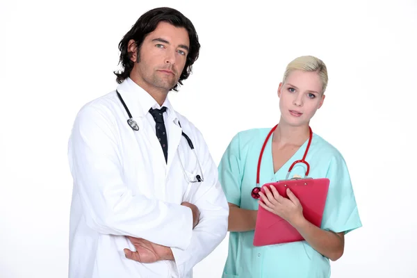 Een arts en een verpleegster. — Stockfoto