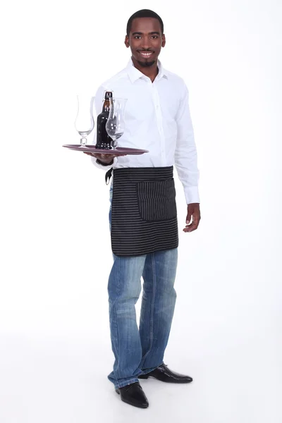 Портрет официанта с подносом — стоковое фото