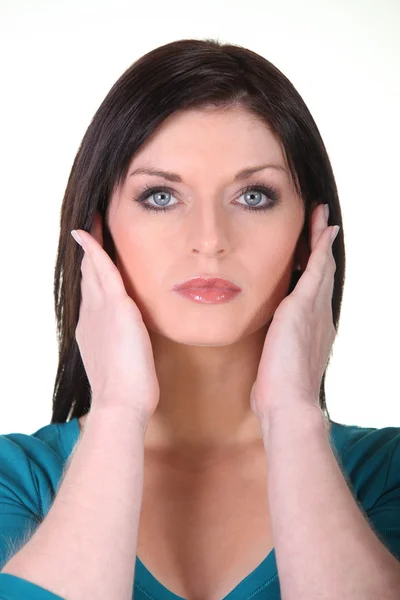 Жінка покриття вуха — стокове фото