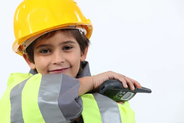 Pojke med en walkie talkie — Stockfoto