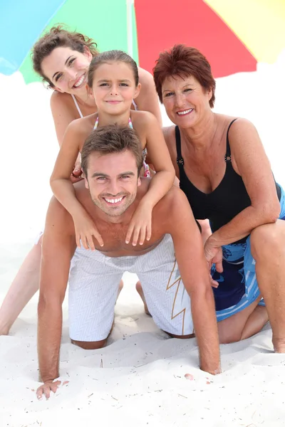 Portrait of a family on the beach — Stock Photo, Image