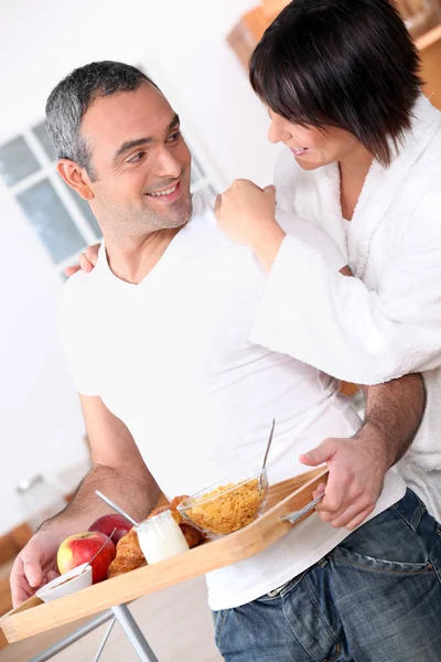 Retrato de una pareja en el desayuno — Foto de Stock