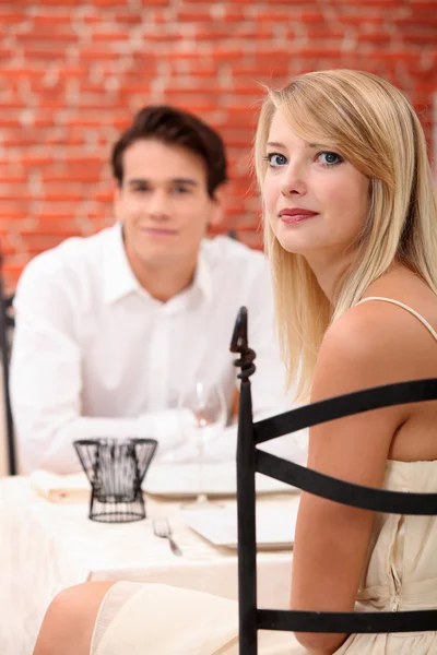 Para w restauracji — Zdjęcie stockowe