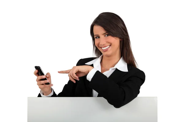 Ritratto di una donna d'affari con telefono — Foto Stock