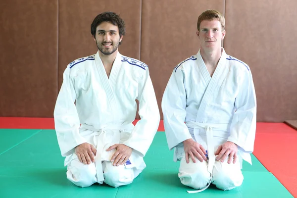 Judoka på tatami — Stockfoto