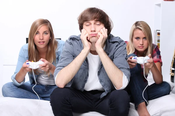 Tieners en video games — Stockfoto