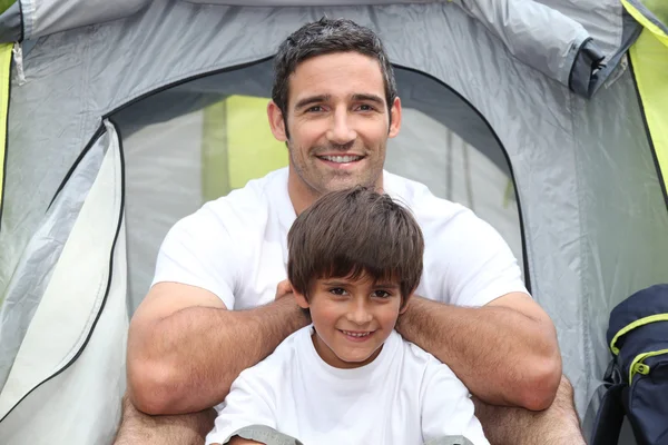 Father and son camping — Stock Photo, Image