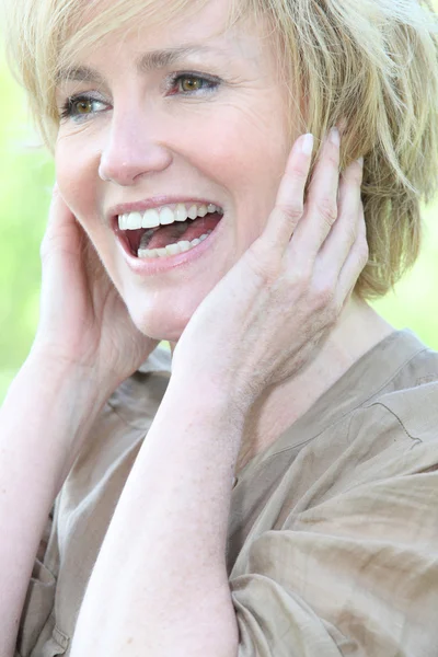 Woman laughing — Stock Photo, Image