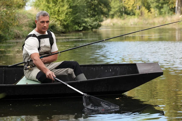 Hombre fuera de pesca — Foto de Stock