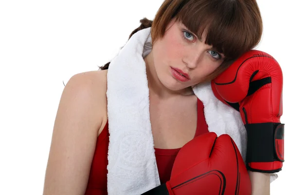 Una boxeadora femenina — Foto de Stock
