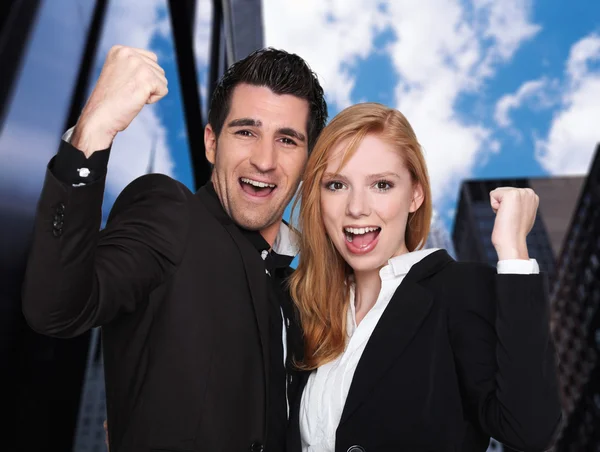 Emocionada pareja de negocios —  Fotos de Stock