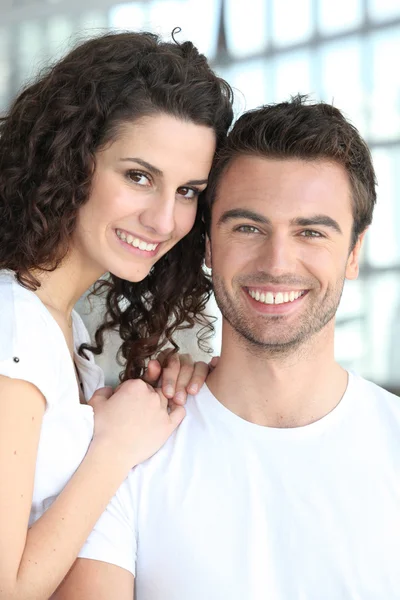 幸せなカップルの肖像画 — ストック写真