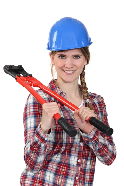 Mulher com um par de cortadores de parafuso — Fotografia de Stock