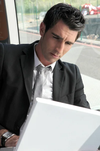 Businessman working on computer — Stock Photo, Image