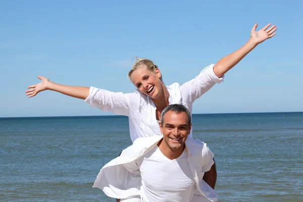 Couple by the sea — Stock Photo, Image