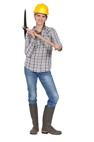 Woman posing with hatchet — Stock Photo, Image