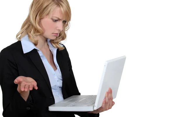 Vrouwen met vragen op de computer — Stockfoto