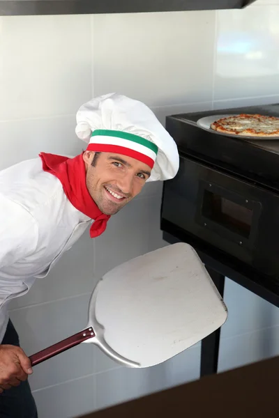 이탈리아 피자 요리사 — 스톡 사진