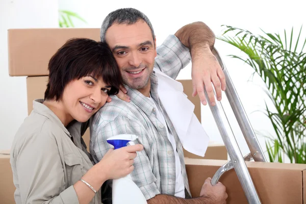 Couple moving into new home — Stock Photo, Image